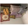 Image 1 : Table lot of pillows and small lampshades