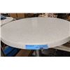 Image 1 : Quartz top bar height table