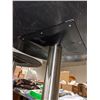 Image 3 : Quartz top bar height table