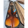 Image 1 : Vintage violin with wooden case