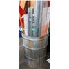 Image 1 : 2 metal drums with contents