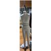 Image 2 : Hanging betty mannequin