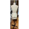Image 3 : 2 mannequin on wheels