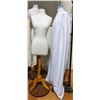 Image 1 : 5 mannequins 3 rolling mannequins one hanging Betty mannequin