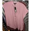 Image 2 : Half rack of clothing, long sleeve shirts and t-shirts including rack