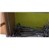 Image 2 : 10 pieces of racking clothing rack on wheels