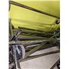 Image 3 : 10 complete set of clothing racks on wheels