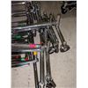 Image 2 : 10 complete clothing racks on wheels