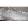 Image 2 : Pair of white Carrucci shoes (brand new in box)