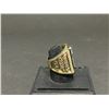Image 2 : CLEVELAND INDIANS 1948 M.L.B  WORLD SERIES CHAMPIONSHIP REPLICA RING "FELLER"