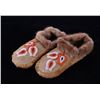 Image 2 : Chippewa Moose Hide Beaded Mink Fur Moccasins