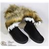 Image 1 : WOMENS BLACK FUR LOOK BOOTS SIZE 40