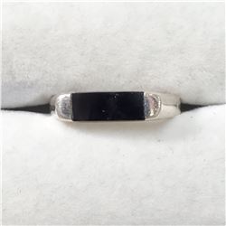 SILVER ONYX  RING (~SIZE 7.5)