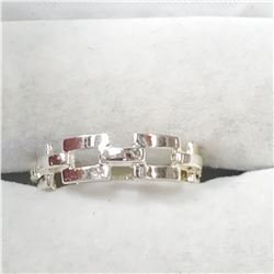 SILVER RING (~SIZE 7)