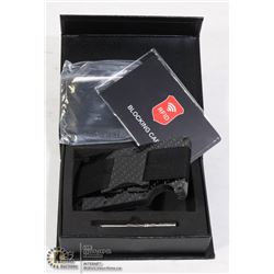 CARBON FIBRE WALLET WITH RFID BLOCKER CARD
