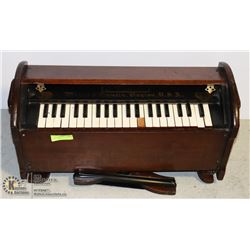 ANTIQUE PORTABLE FOLDING PUMP ORGAN - MASON +