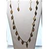 Image 1 : 14)  VINTAGE 28" GOLD TONE NECKLACE WITH