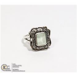 STERLING SILVER .925 GREEN GARNET RING SIZE 7.25