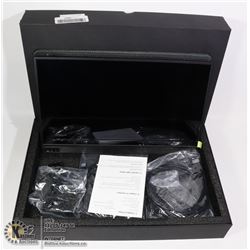 15.6" PORTABLE MONITOR WITH ACCESSORIES