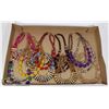 Image 1 : FLAT OF ASSORTED FASHION NECKLACES