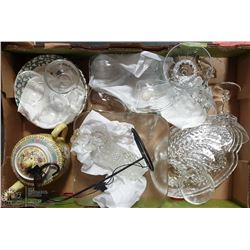 BOX W/CUP & COOKIE TRAYS/DESERT PLATE,