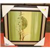 Image 1 : FRAMED PRINT: GREEN TONES 31 1/4”X31 1/4”
