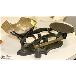 VINTAGE KITCHEN SCALE