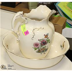 VINTAGE PITCHER AND WASH BASIN