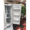 Image 6 : LG 33" FRENCH DOOR WHITE REFRIGERATOR.