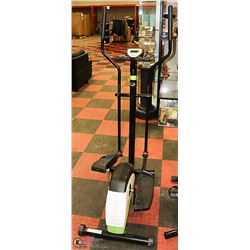 ADVANTAGE FITNESS CROSS TRAINER