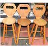 Image 1 : LOT OF 3 WOODEN HIGHCHAIRS