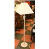 Image 1 : WHITE FLOOR LAMP