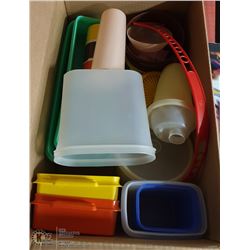 BOX VINTAGE TUPPERWARE
