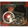 Image 1 : LARGE BOX WITH BAKEWARE INCL. ROASTER,