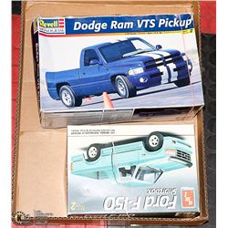 2 TRUCK MODELS 1/25, UNASSEMBLED, 1/25