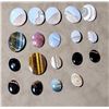 Image 1 : 590 Carats of Various Gemstone Cabochons