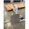 Image 2 : ROK 80010 10' ELECTRIC COMMERCIAL MEAT CUTTING BAND SAW