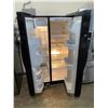 Image 2 : KENMORE ELITE SIDE-BY-SIDE FRIDGE 52209100 VISIBLE DAMAGE