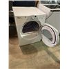 Image 2 : WHIRLPOOL DUET SPORT DRYER