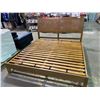 Image 1 : CRATE & BARREL WOOD KING SIZE BED FRAME