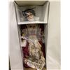 Image 2 : NEW IN BOX EATON CHRISTMAS BEAUTY DOLL MOD 12021