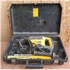 Image 1 : DeWalt D25553 1 9/16" Spline Rotary Hammer in Hard Case