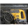 Image 2 : DeWalt D25553 1 9/16" Spline Rotary Hammer in Hard Case