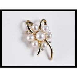 14K Yellow Gold Diamond and Pearl Pin #1458281