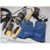 Image 2 : Gloves, air pump, puller, portable light outlets