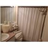 Image 2 : Bathroom