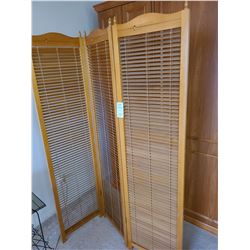 Wood Folding Venetian Screen Cat A