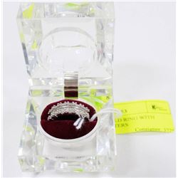 10 KT WHITE GOLD RING WITH DIAMOND CLUSTERS