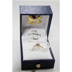 10 KT GOLD RING WITH RUBY SIZE 5