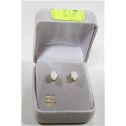 10 KT GOLD EARRINGS WITH OPALS